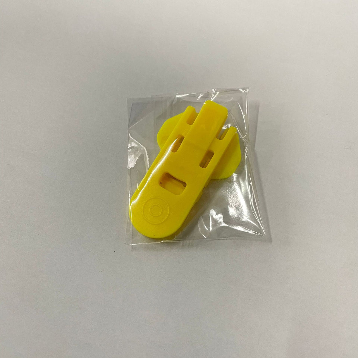 Handheld Beverage Bottle Opener Sealing Dustproof Kitchen Gadgets — view 3