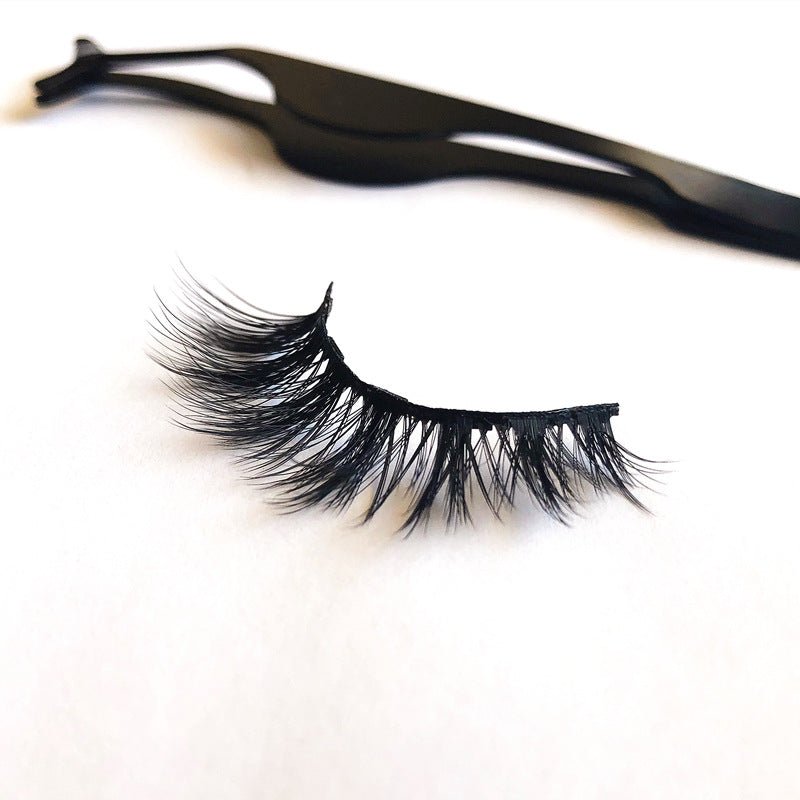 A Pair Of False Eyelashes With Magnets In Fashion - A.L.M