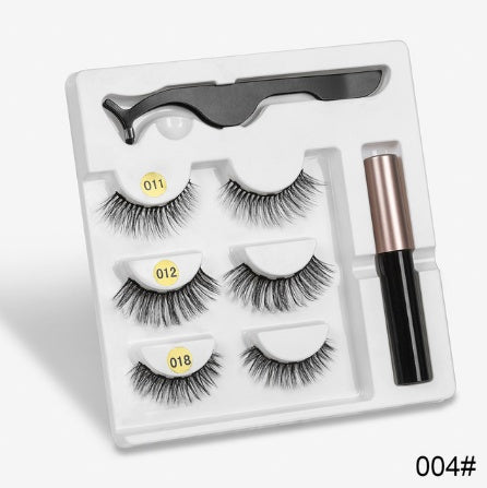 A Pair Of False Eyelashes With Magnets In Fashion - A.L.M