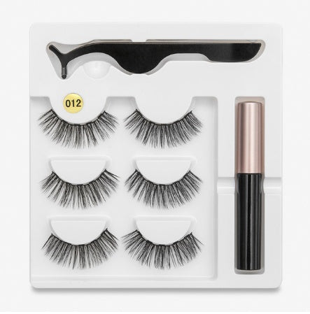 A Pair Of False Eyelashes With Magnets In Fashion - A.L.M